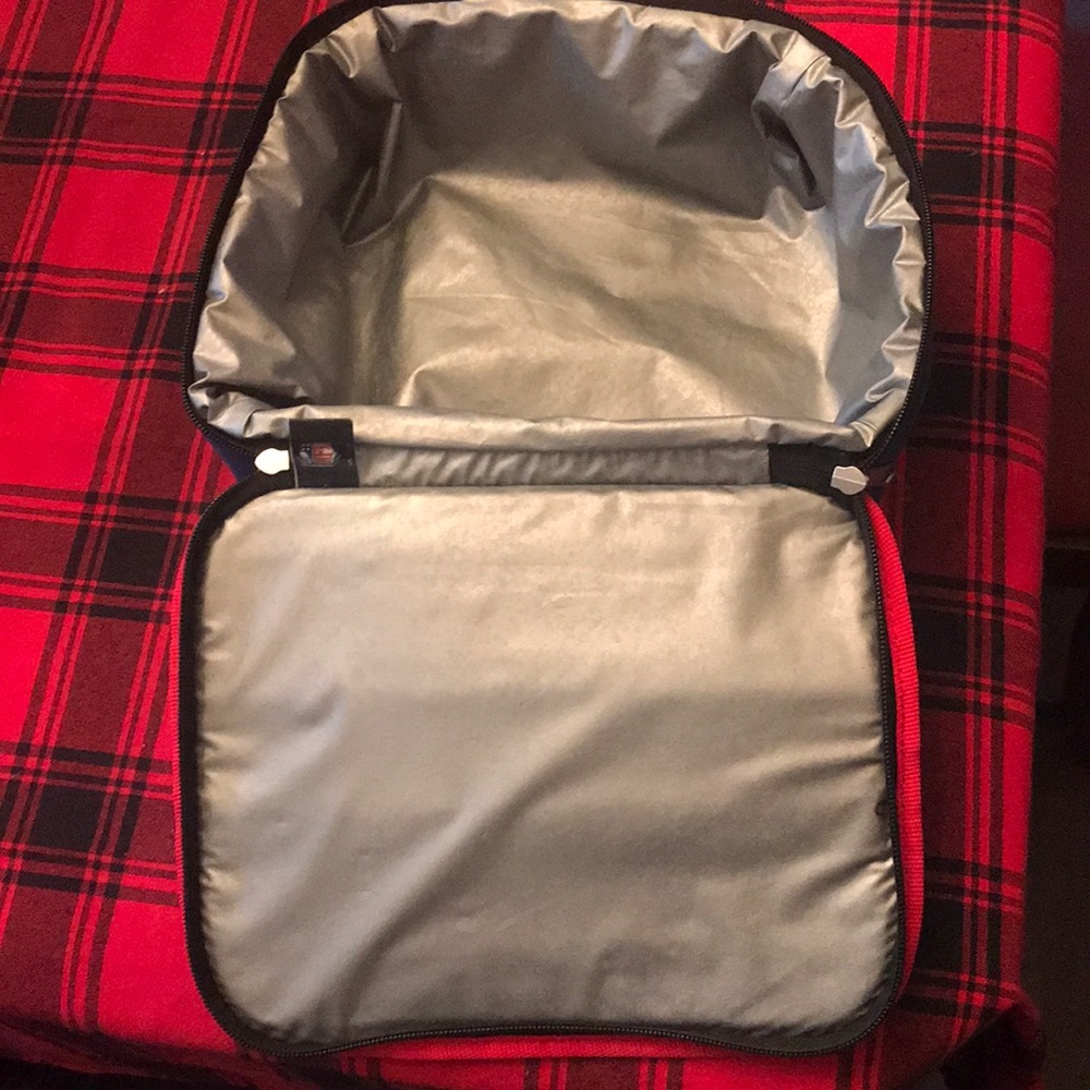 NFL Giants lunch container,great packaging to use, to add more gifts inside 💓 - Picture 3 of 3
